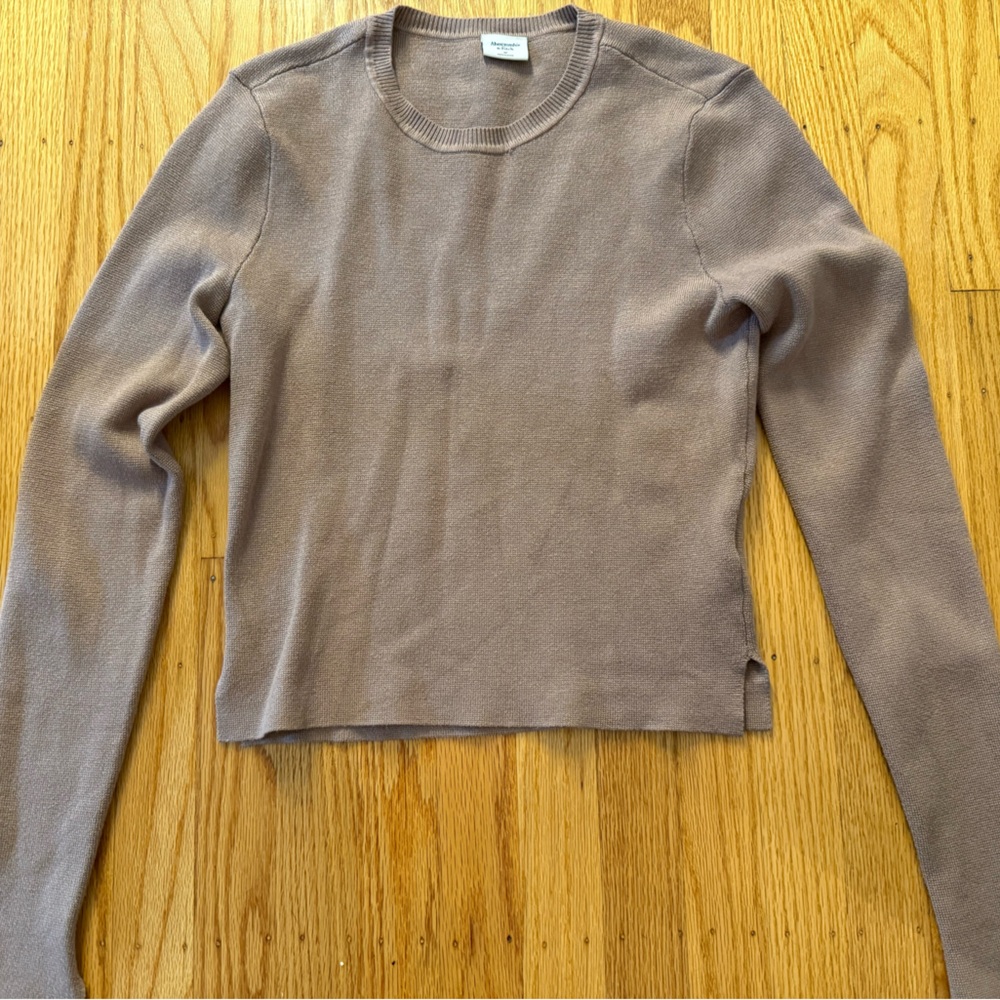 Abercrombie & Fitch Women's Beige Crew Neck Sweater